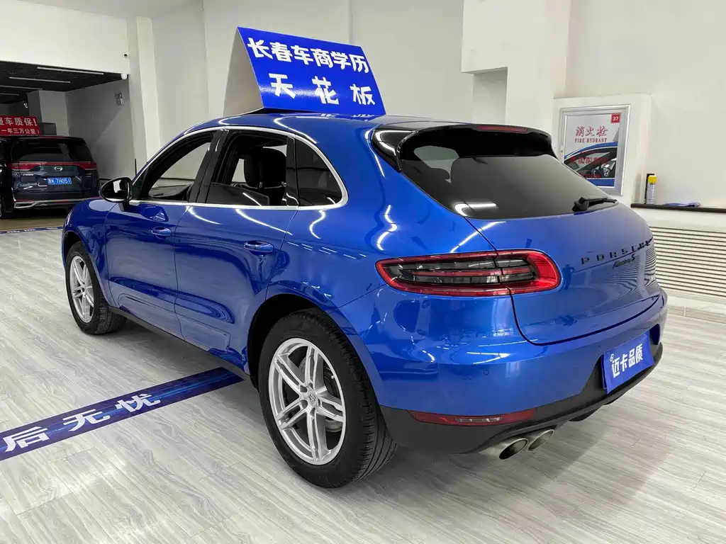 Porsche Macan — миниатюра 5