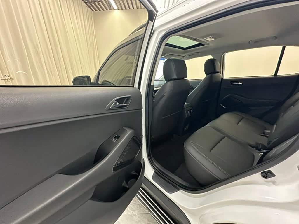 Hyundai Beijing Hyundai ix35 1.4 л 2022 г. Белый, пробег 48000 км
