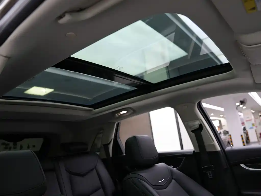 Cadillac XT5 — миниатюра 10