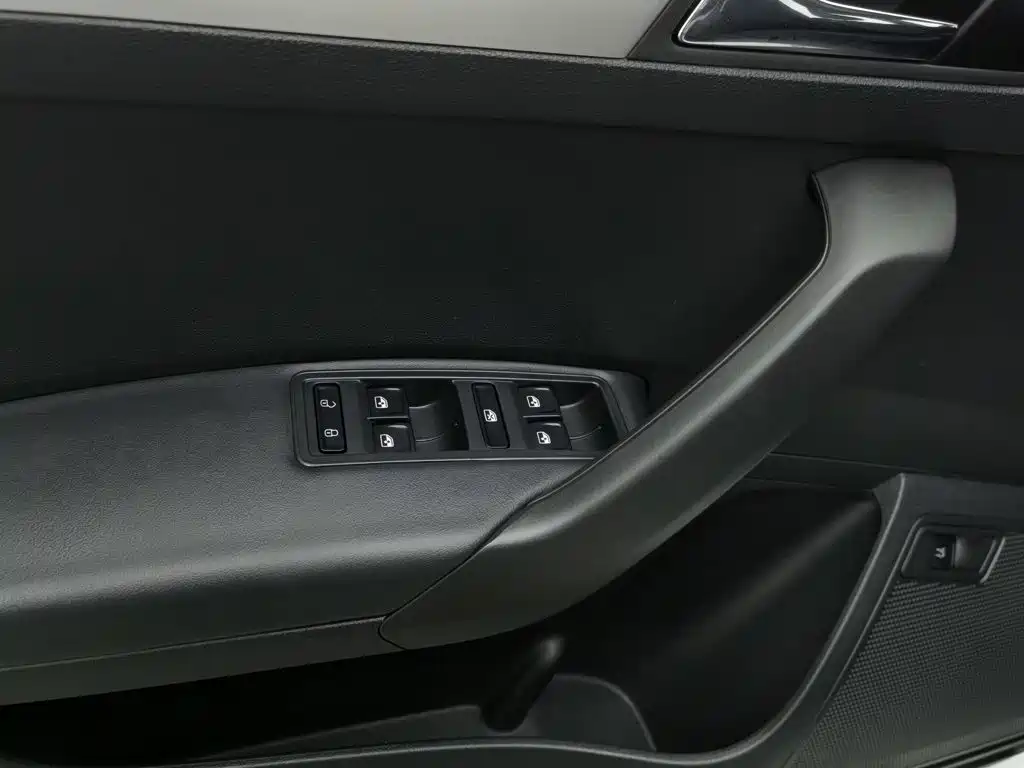 Skoda Rapid — миниатюра 9