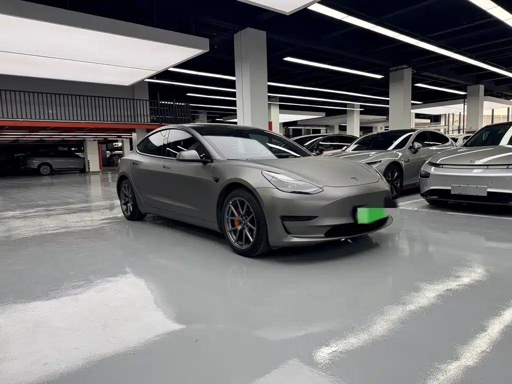 Tesla Model 3 — миниатюра 3