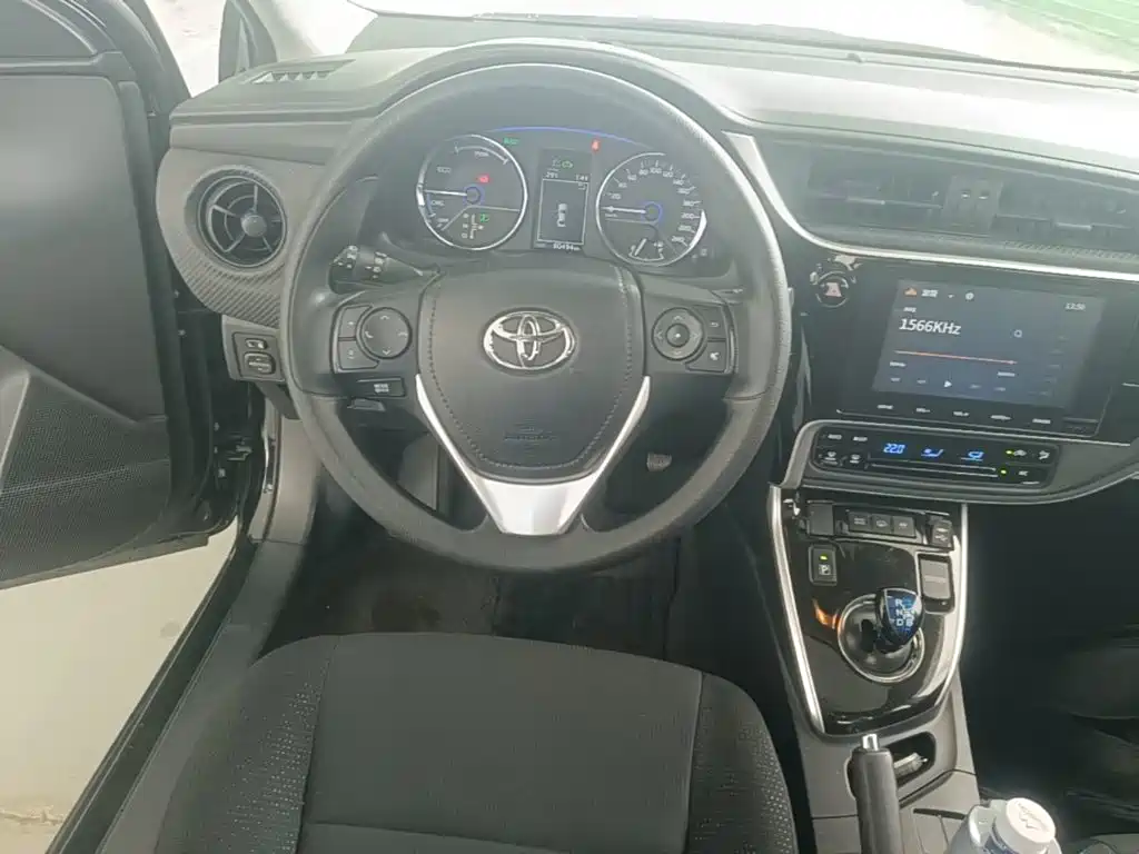 Toyota Levin Twin Engine E+ — миниатюра 11