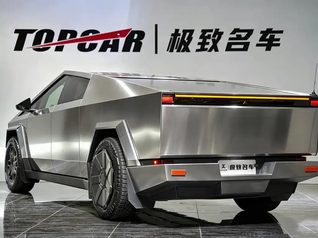 Tesla Cybertruck 2025 Electric