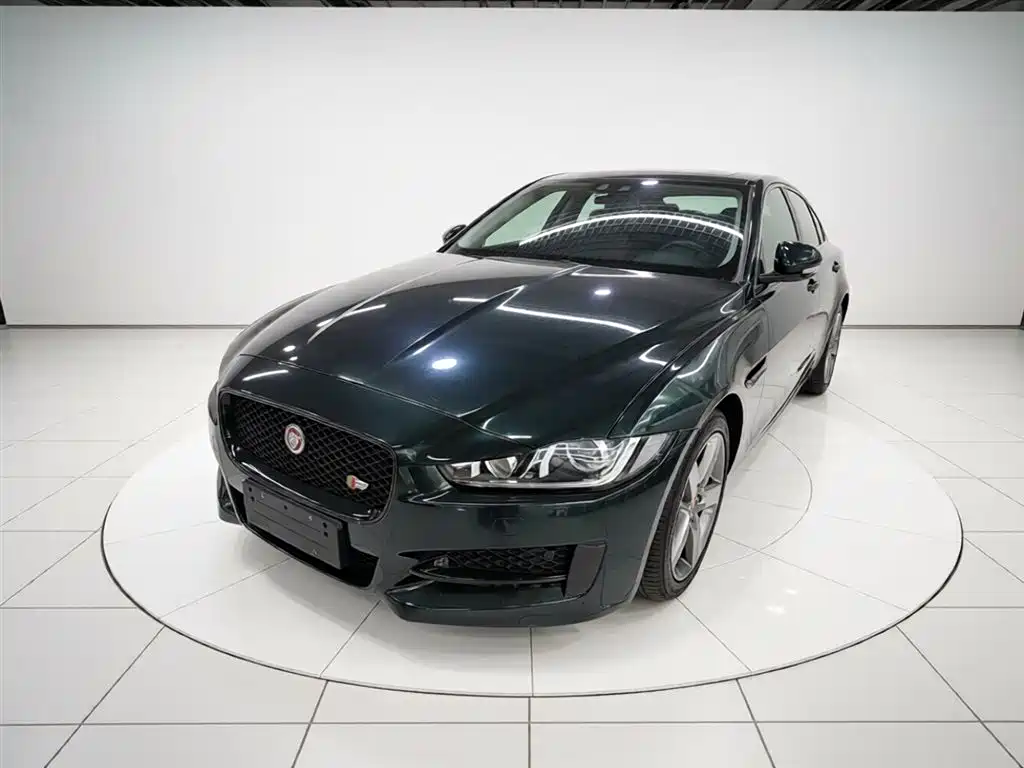 Купить Jaguar XE