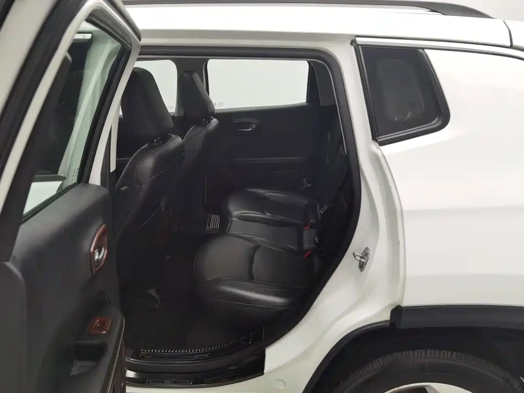 Jeep Compass — миниатюра 15