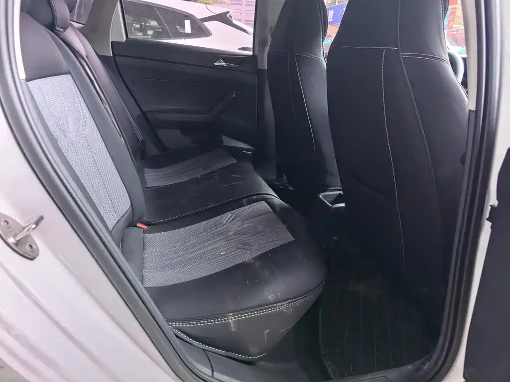 Volkswagen Polo — миниатюра 4