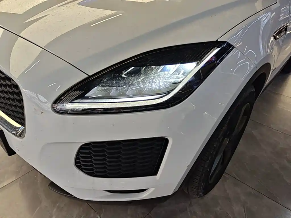 Jaguar E-PACE — миниатюра 24