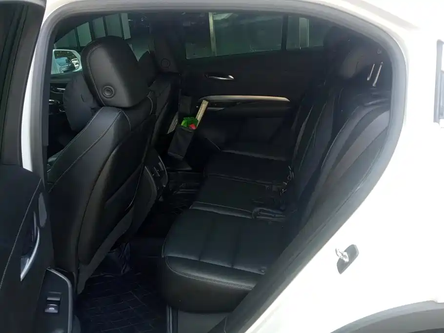Cadillac XT4 — миниатюра 11