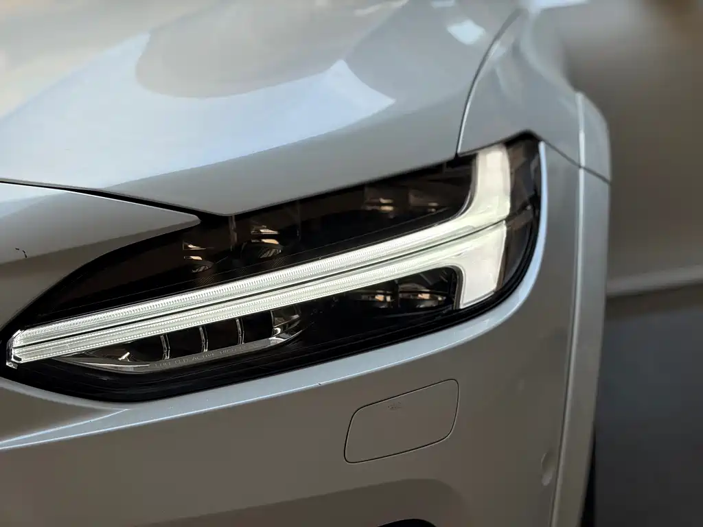 Volvo V90 — миниатюра 4