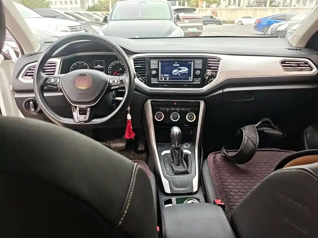 Volkswagen T-Roc — миниатюра 10