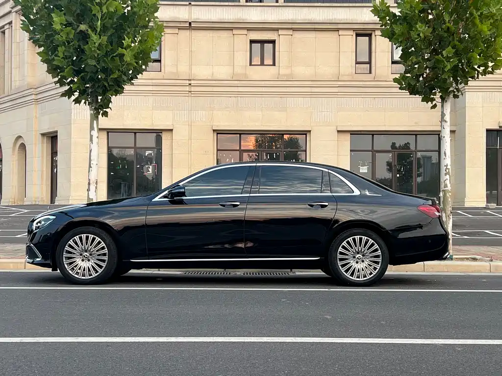 Mercedes-Benz E-Class — миниатюра 4