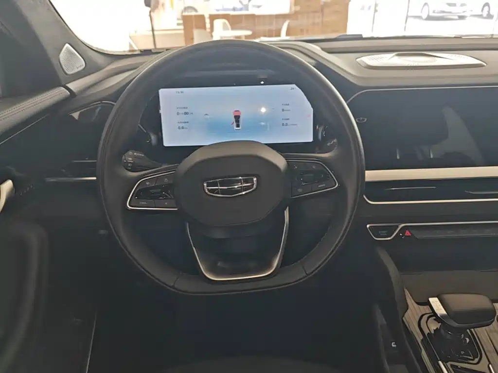 Geely Xingyue L — миниатюра 11
