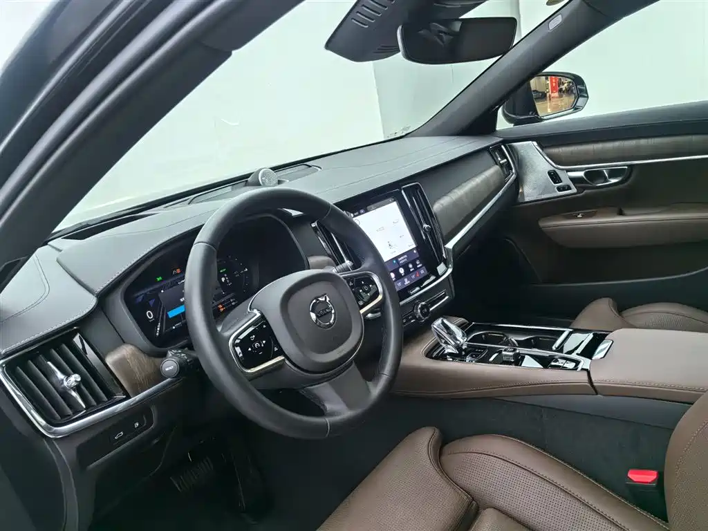 VOLVO S90 PLUG IN HYBRID