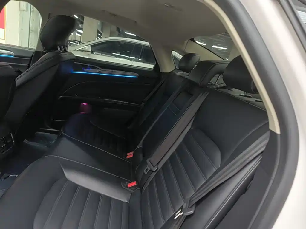 Ford Mondeo — миниатюра 17