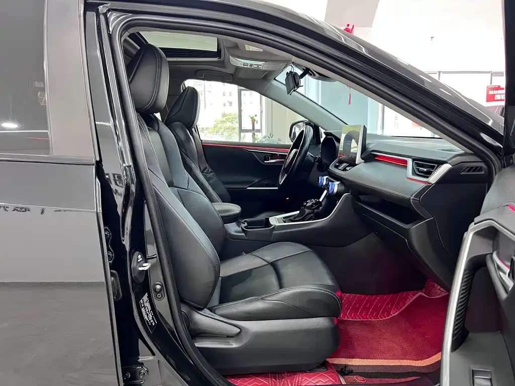 Toyota Wildlander 2.0L CVT 2WD Luxury Edition, фото 11