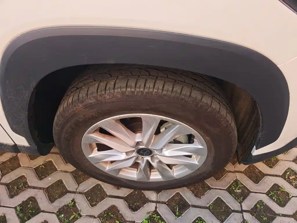 Toyota Corolla Cross — миниатюра 24