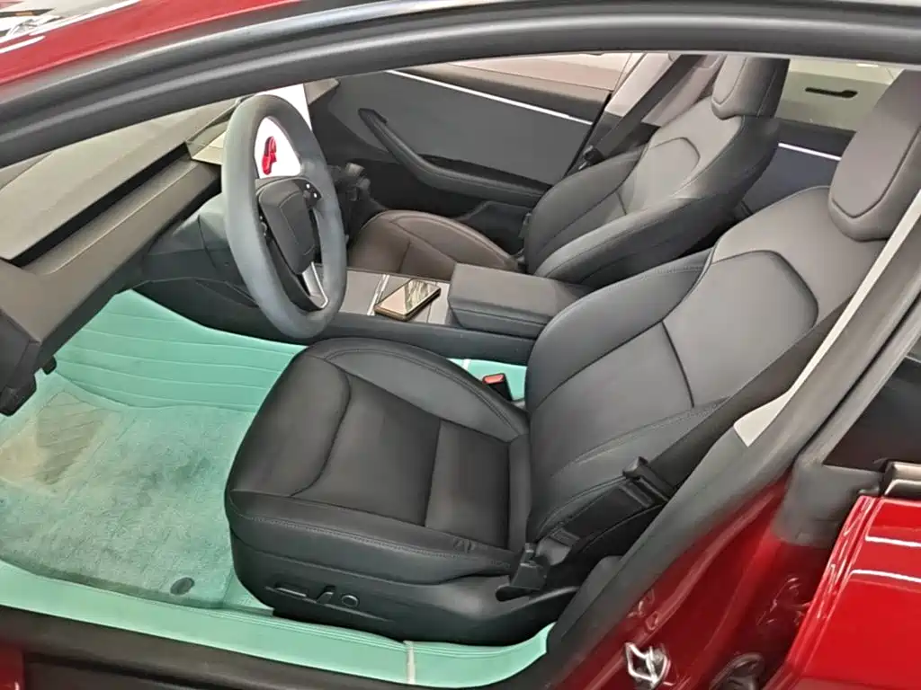 Tesla Model 3 — миниатюра 15