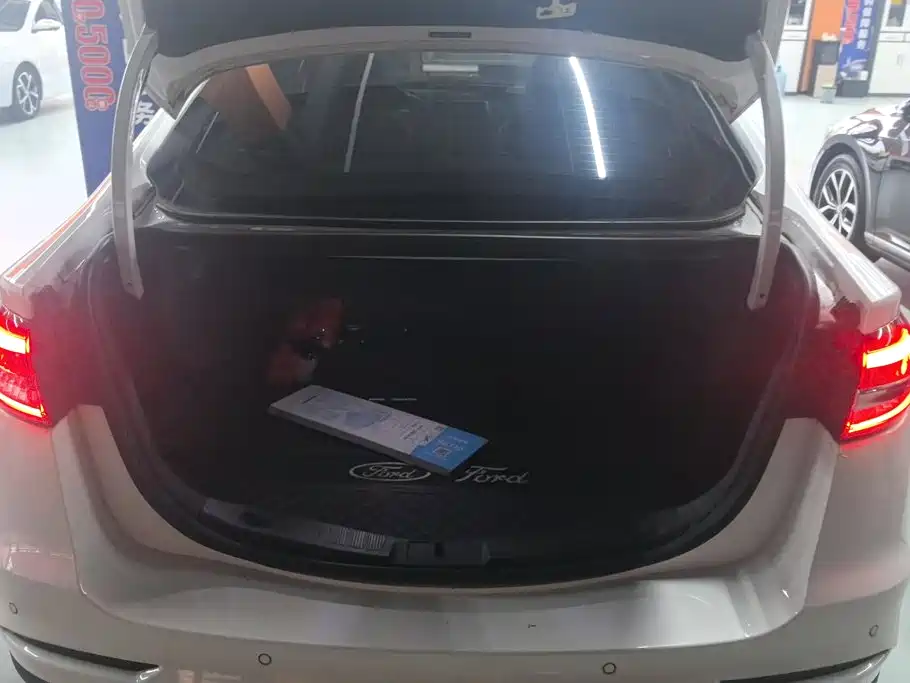 Ford Mondeo — миниатюра 4