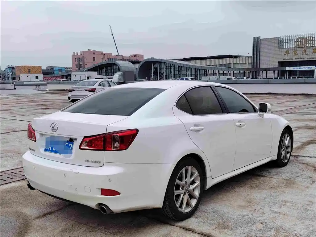 Lexus IS — миниатюра 5