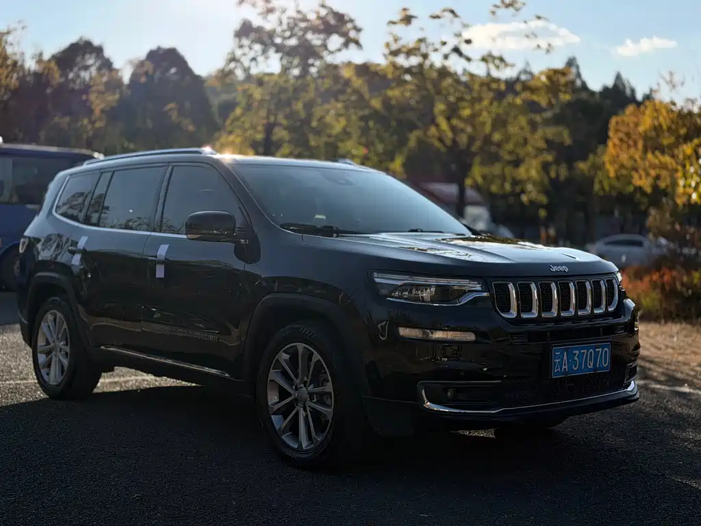 JEEP GRAND COMMANDER