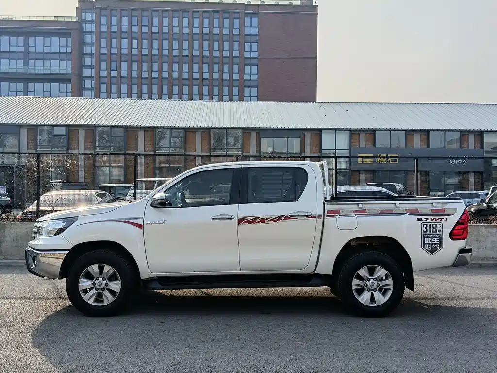 Toyota Hilux 2019 2.7L AT