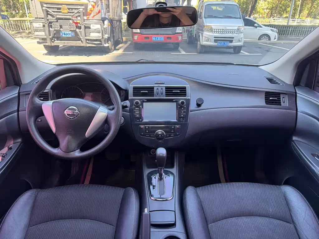 Nissan Tiida — миниатюра 9