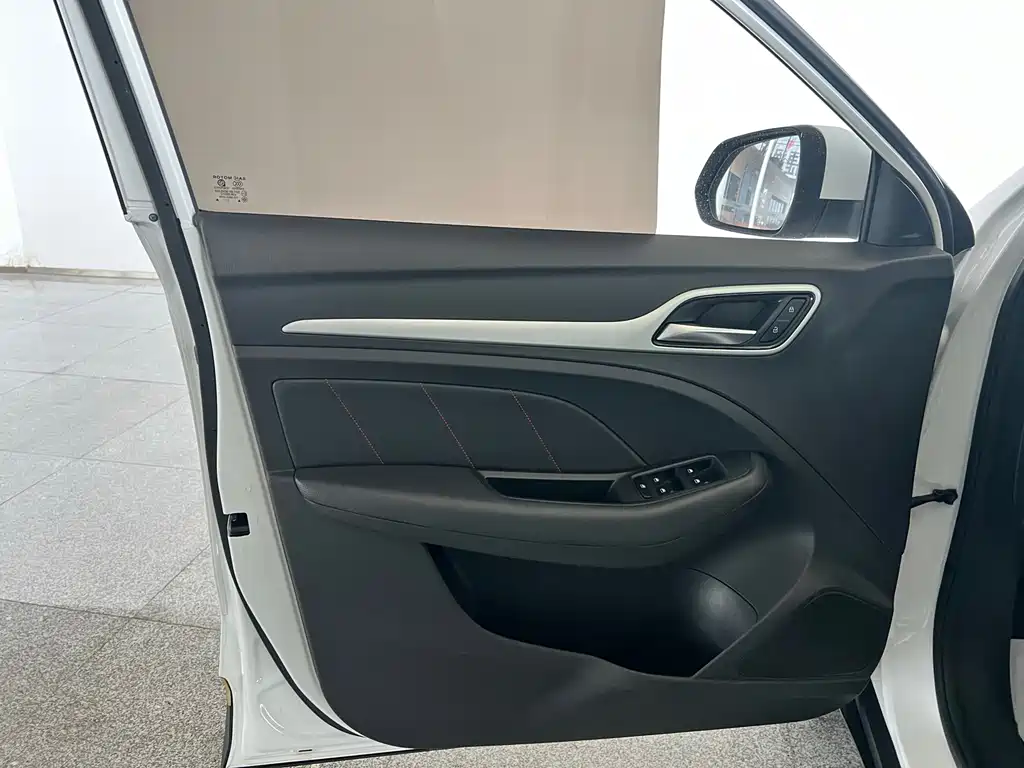 MG ZS — миниатюра 6