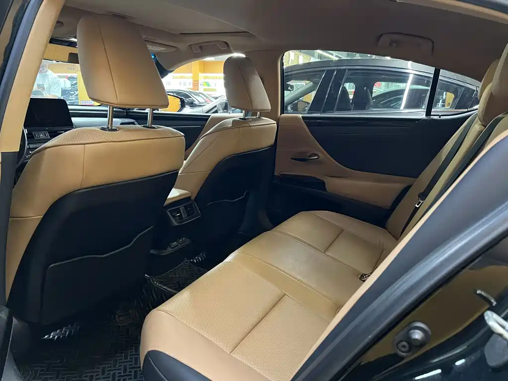 Lexus ES — миниатюра 3