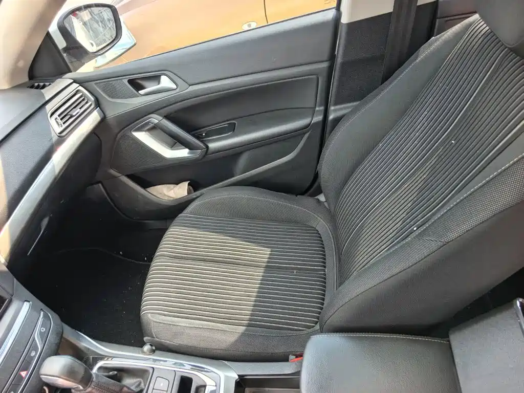 Peugeot 408 — миниатюра 11