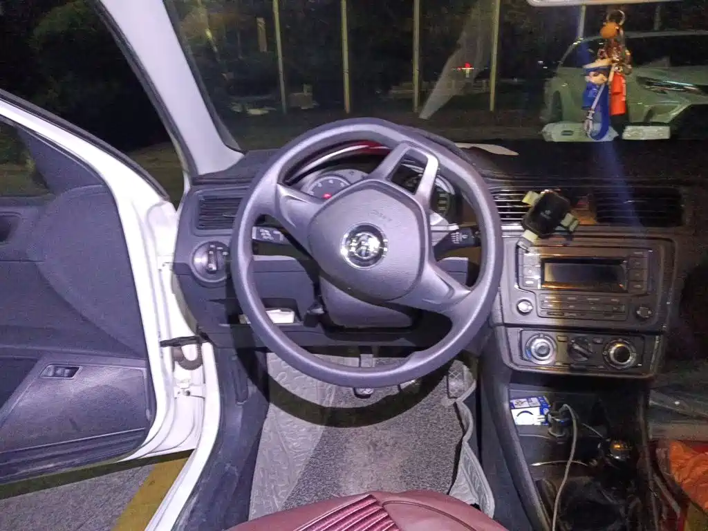 Volkswagen Santana — миниатюра 6