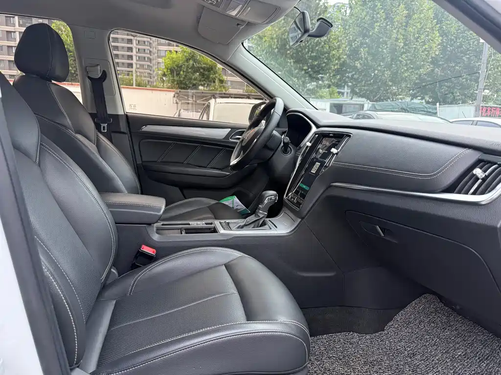 Roewe RX5 — миниатюра 4