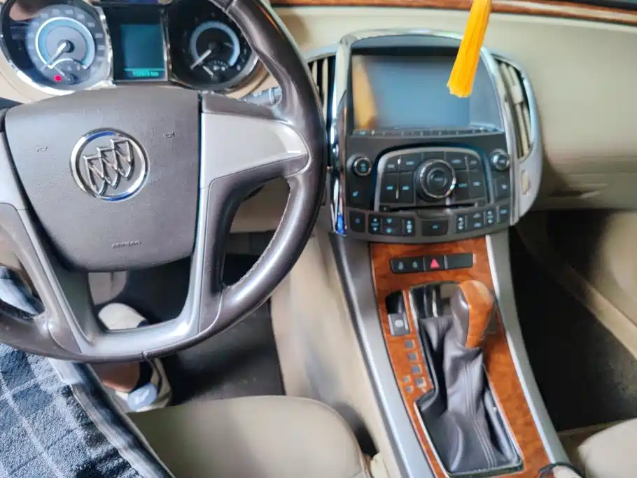 Buick LaCrosse — миниатюра 12