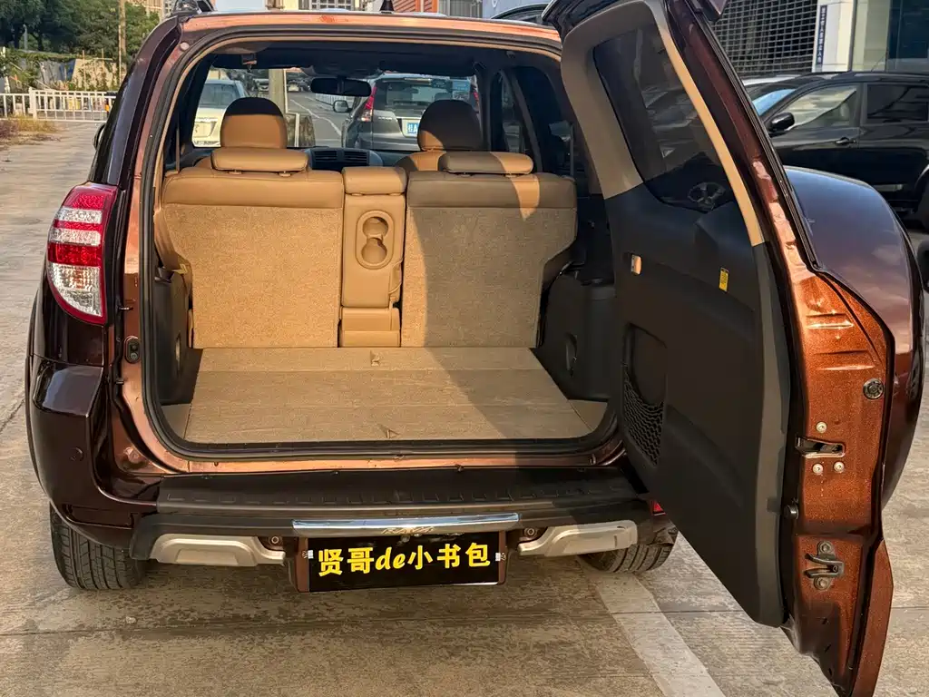 Toyota RAV4 — миниатюра 11