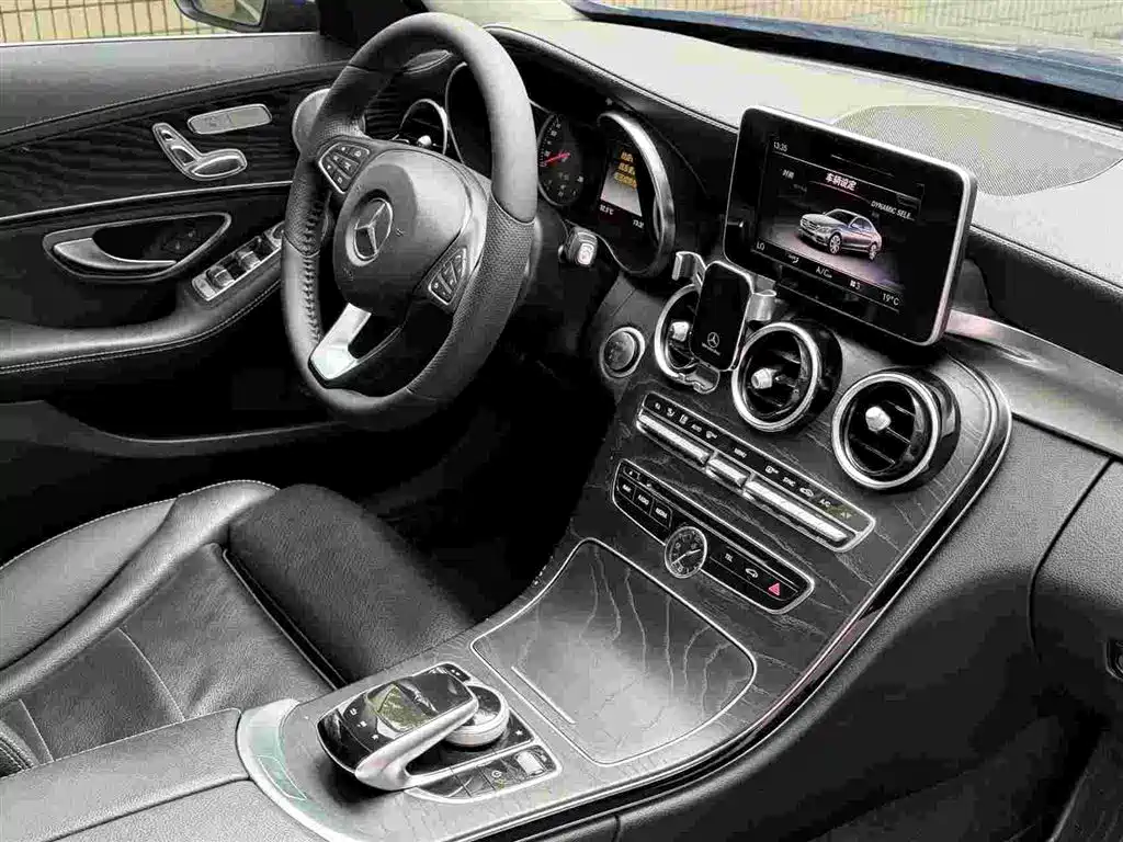 Mercedes-Benz C-Class — миниатюра 7