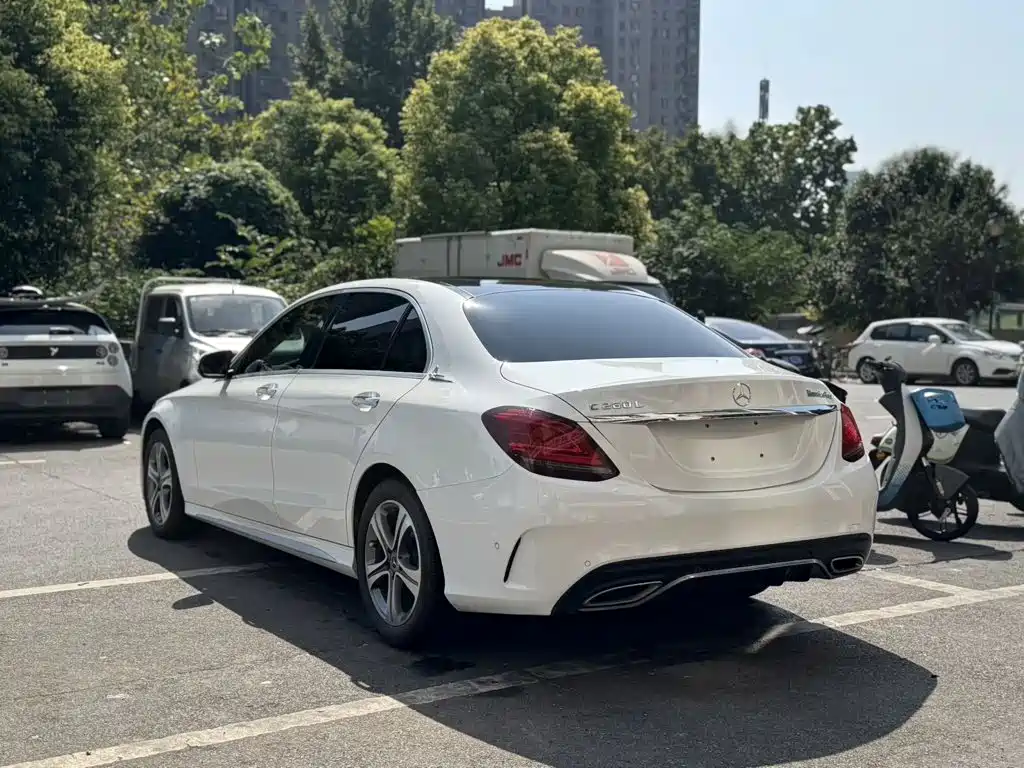 Mercedes-Benz C-Class — миниатюра 3