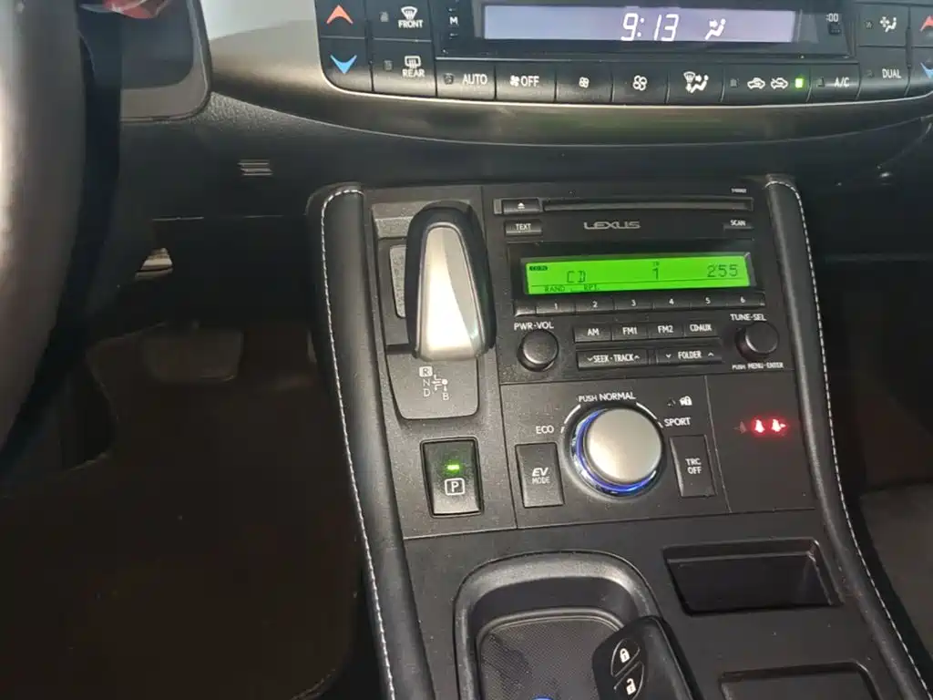 Lexus CT — миниатюра 14