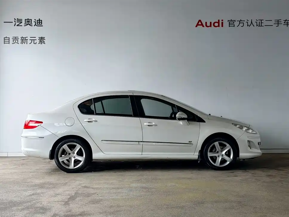 Peugeot 408 2013 2.0L AT Luxury