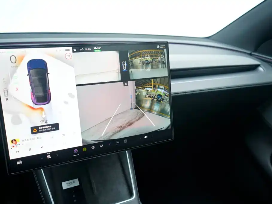 Tesla Model Y — миниатюра 17