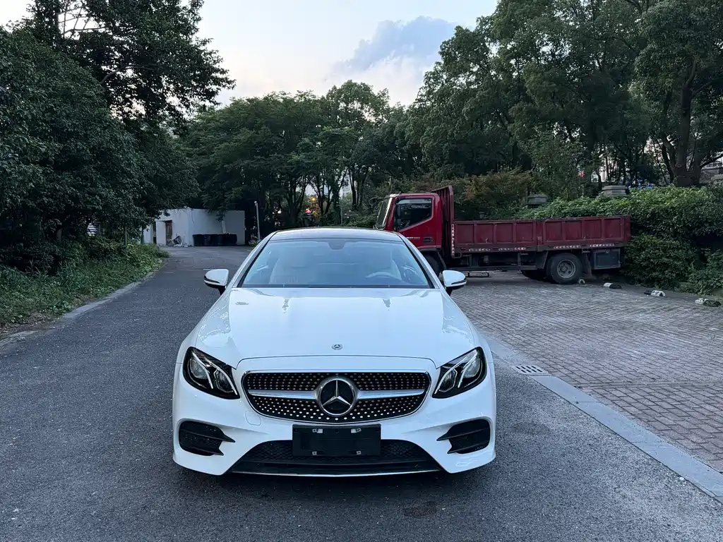 Mercedes-Benz E-Class (Import) — миниатюра 3