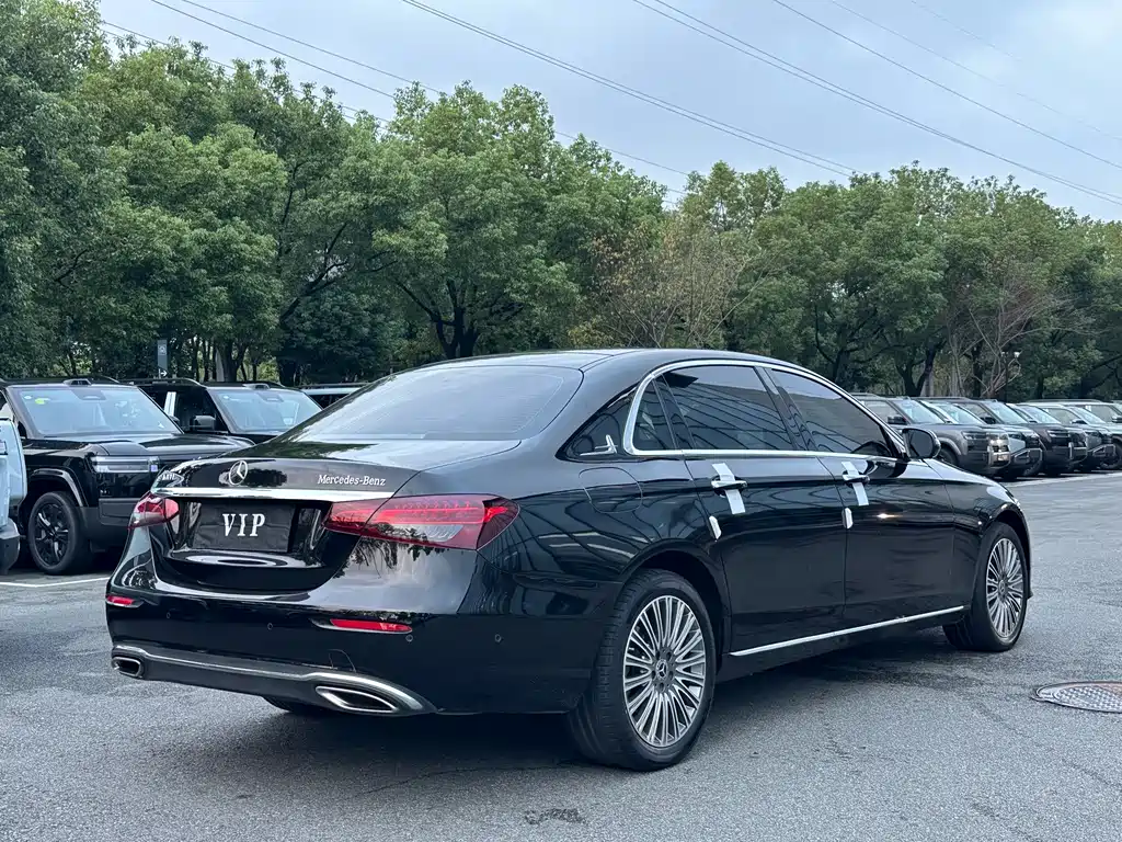 Mercedes-Benz E-Class — миниатюра 18