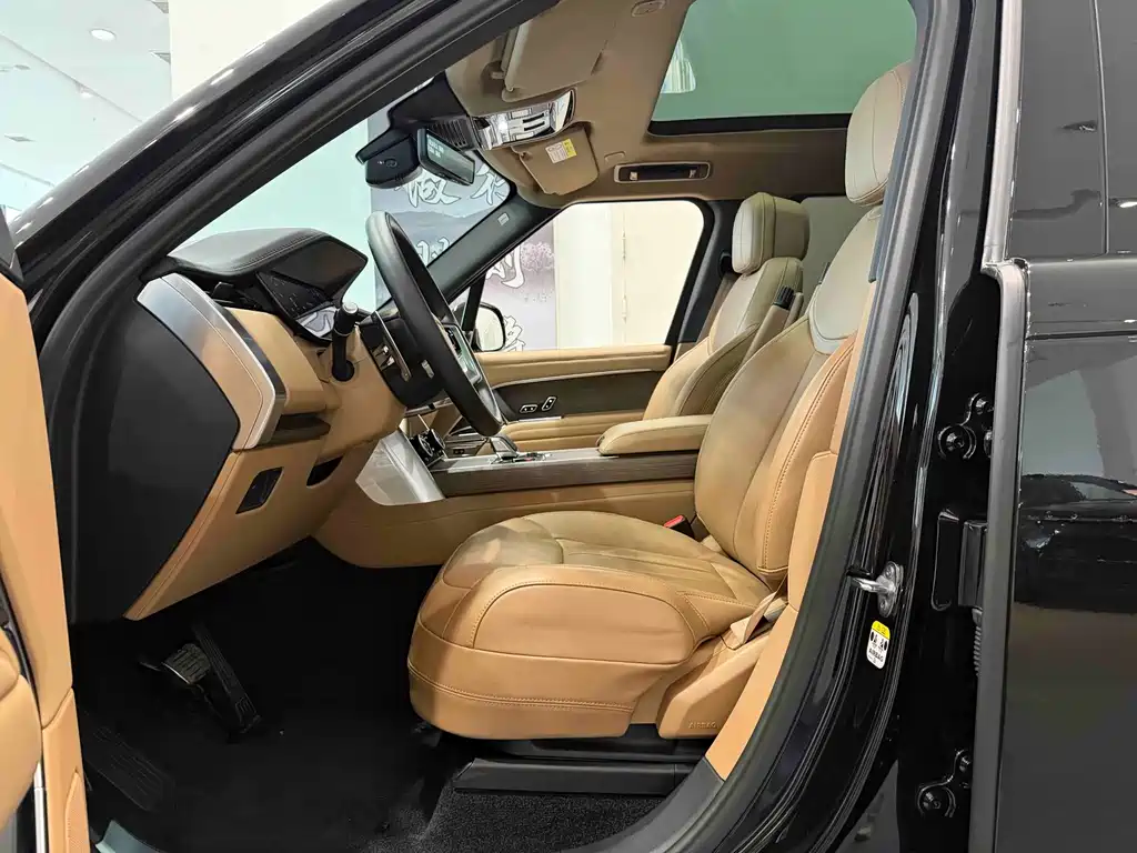 Land Rover Range Rover 2023 3.0 L6 400PS мест Long Wheelbase