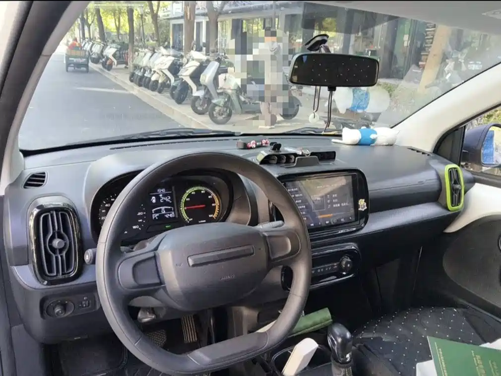 Roewe Clever — миниатюра 13