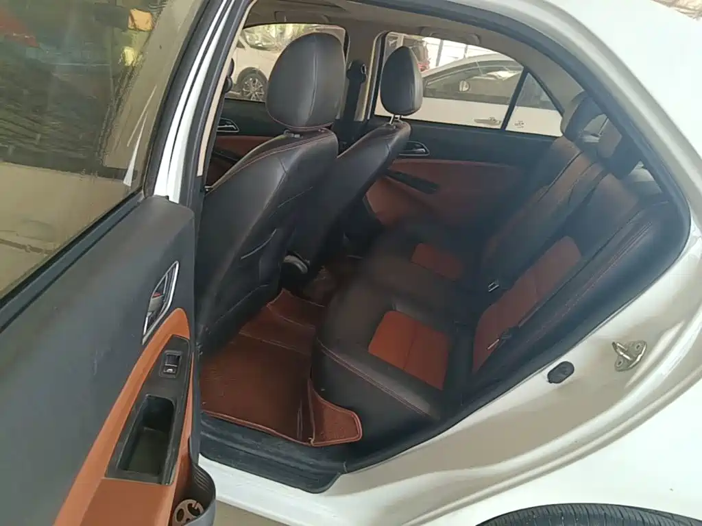 Geely King Kong — миниатюра 17