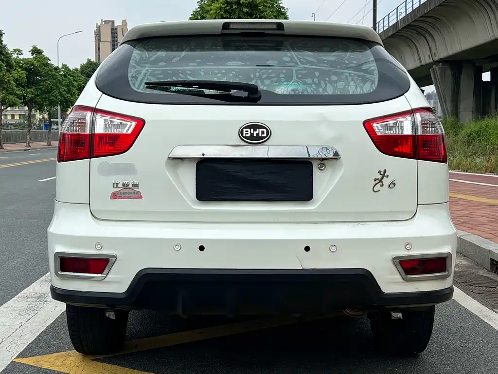 BYD S6 2013 Platinum 2.0L MT Luxury
