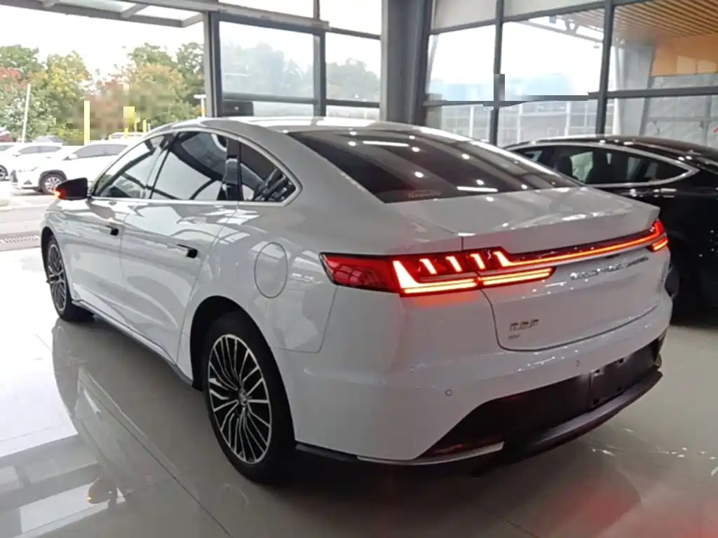 BYD Han — миниатюра 5
