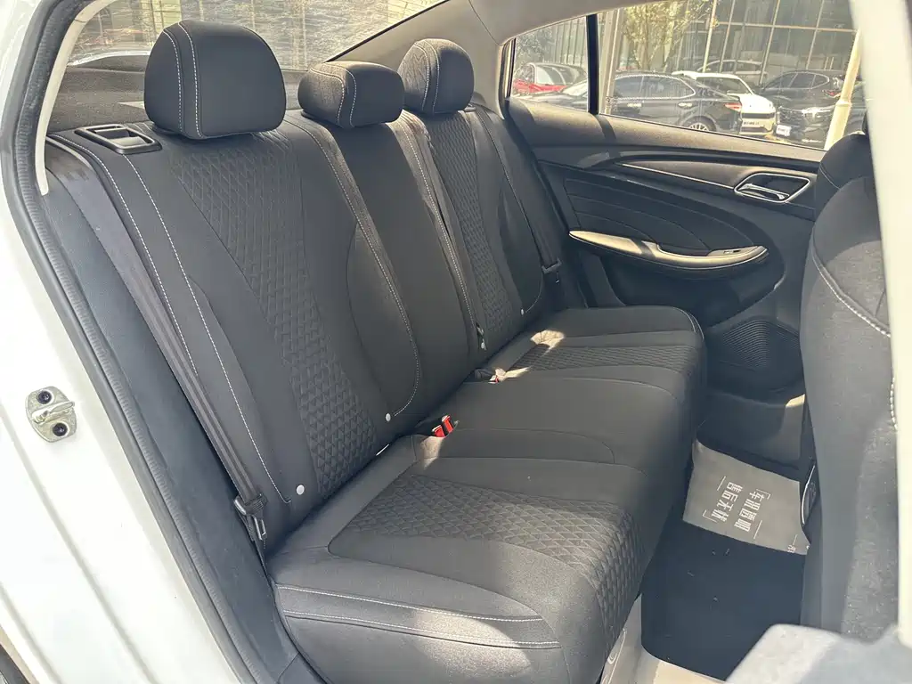 Roewe i5 2020 1.5L AT 4G