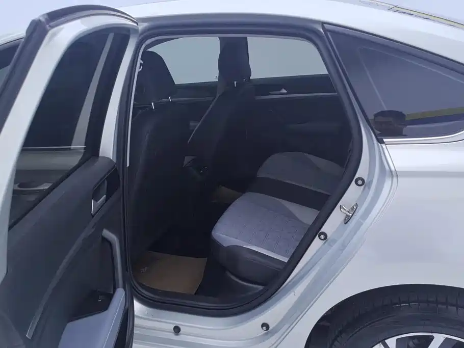Volkswagen Lavida — миниатюра 11