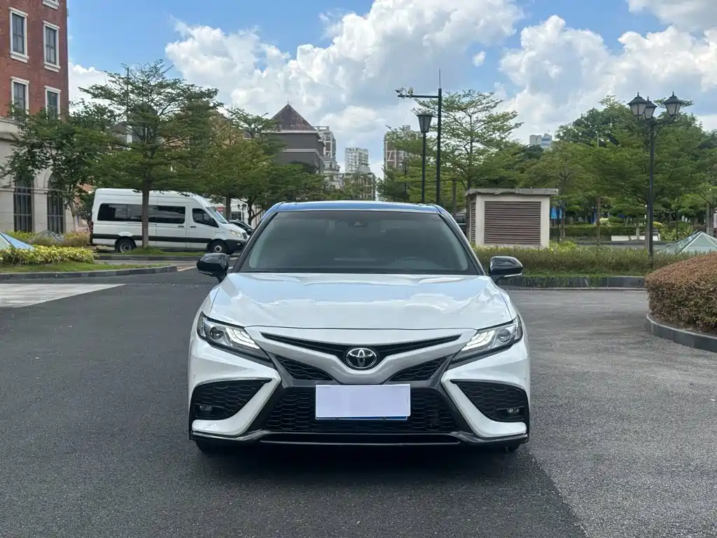 Toyota Camry — миниатюра 2
