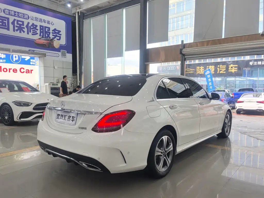 Mercedes-Benz C-Class — миниатюра 6