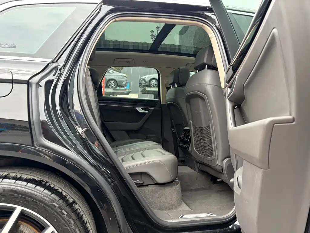 Volkswagen Touareg — миниатюра 8